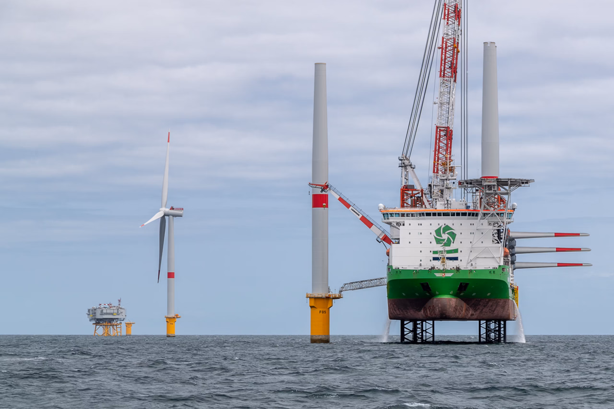 Amazon and Skyborn Renewables sign Germany’s largest PPA Amazon and Skyborn Renewables sign Germany’s largest Power Purchase Agreement for the Gennaker offshore wind farm